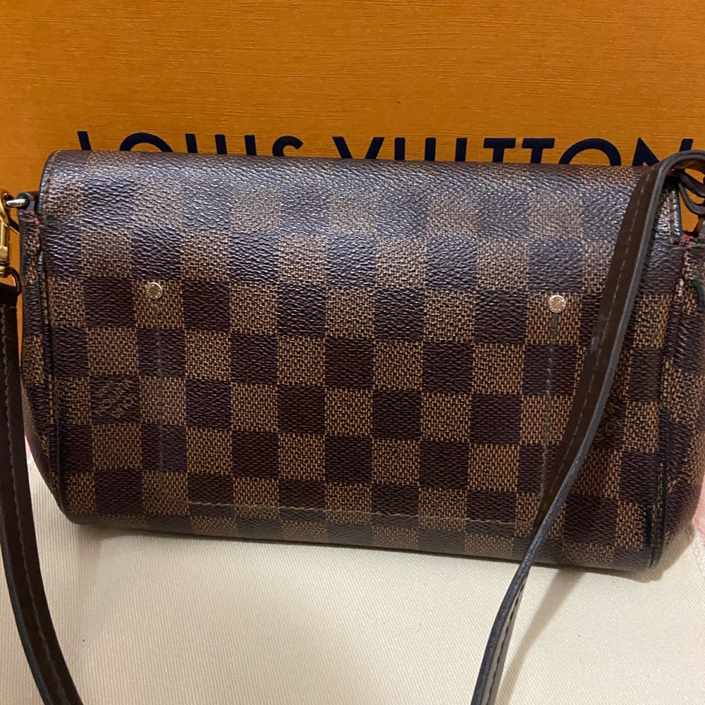 Lv - Picture 6 of 13